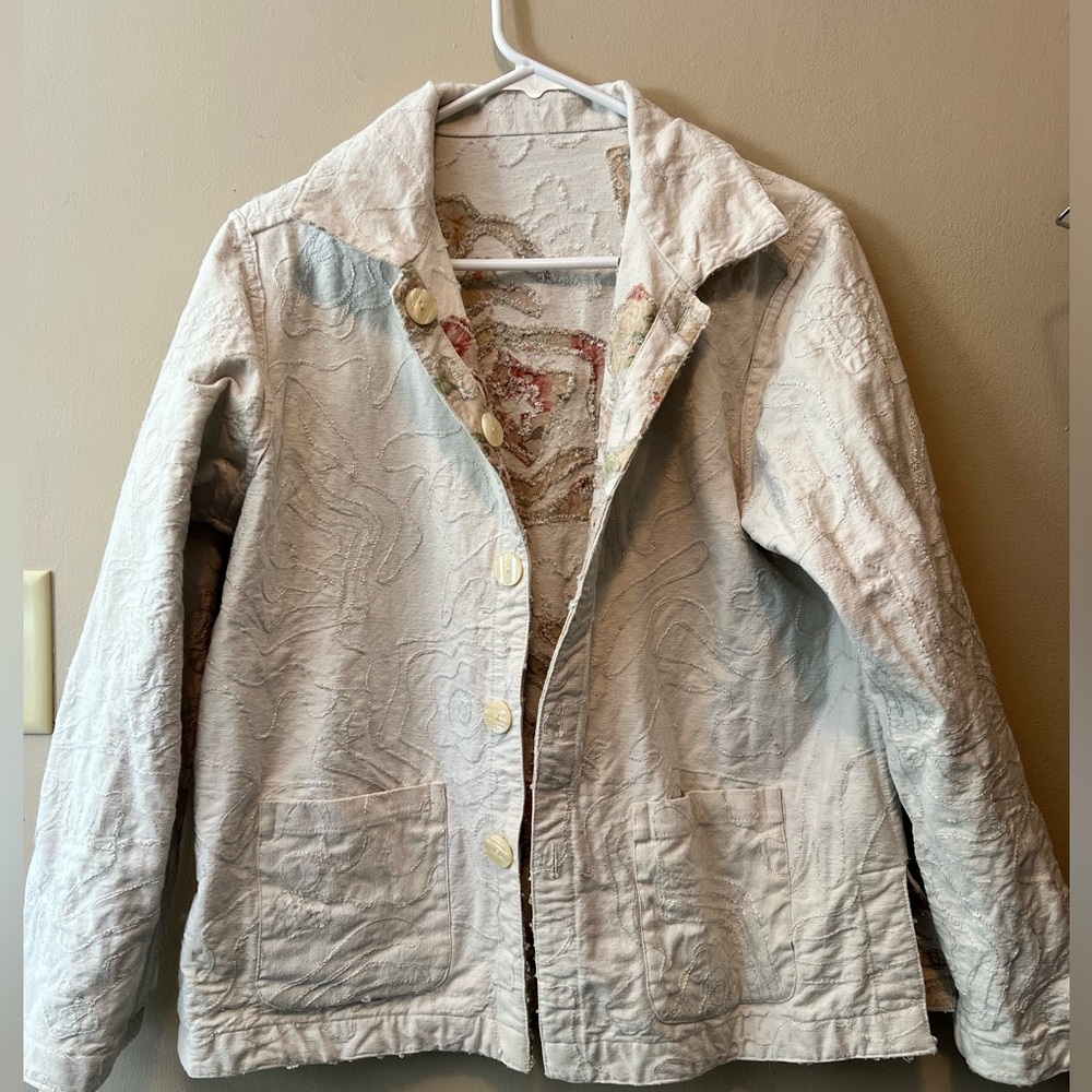 Parsley and sage size M reversible jacket. Embroidered flowers/cream. - Picture 9 of 11